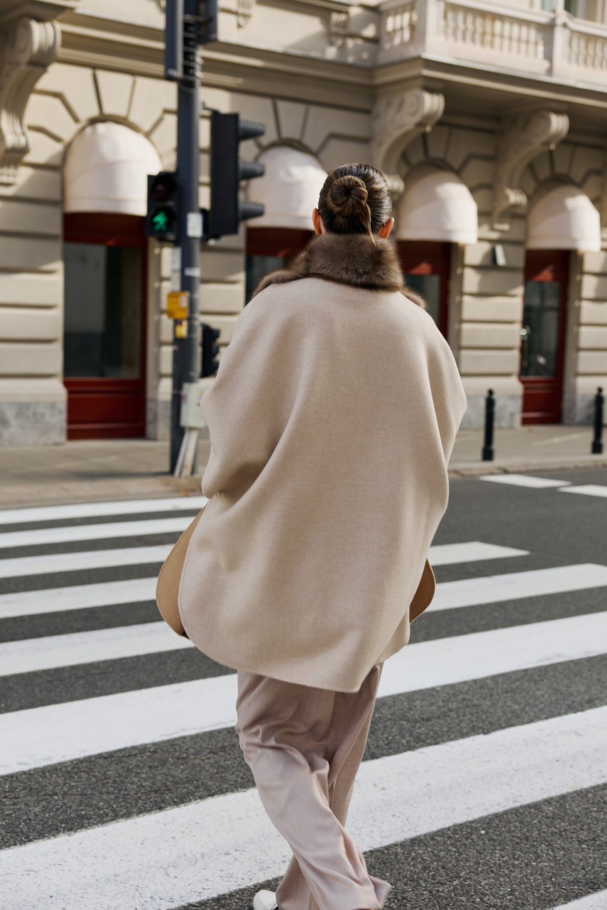 Peleryna z kaszmiru Loro Piana z sobolami