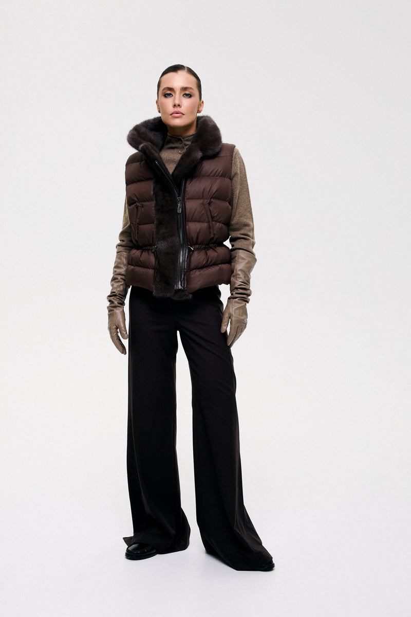 Kamizelka z futrzanym obszyciem / czekolada