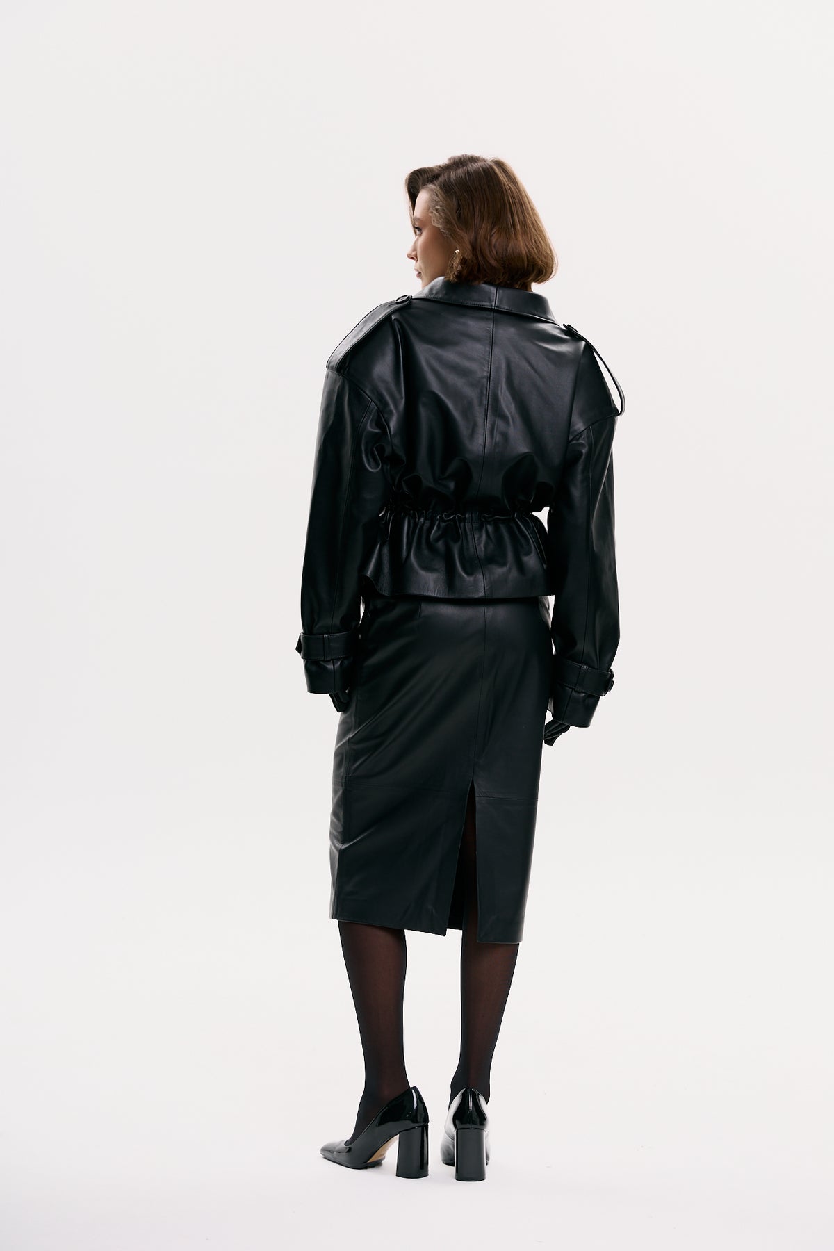 Spódnica midi ze skóry / czarna