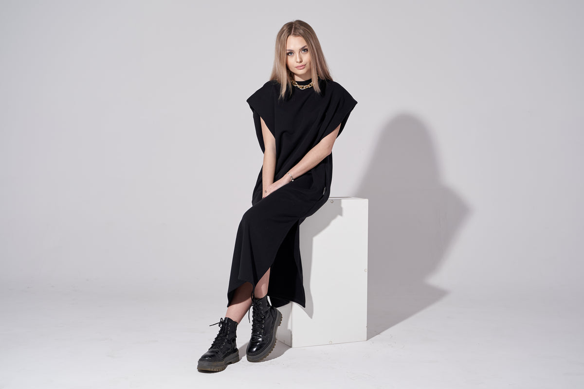 Długa sukienka dresowa / czarna