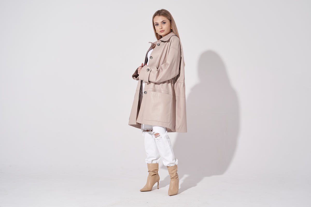 Płaszcz oversize ze skóry / pudrowy