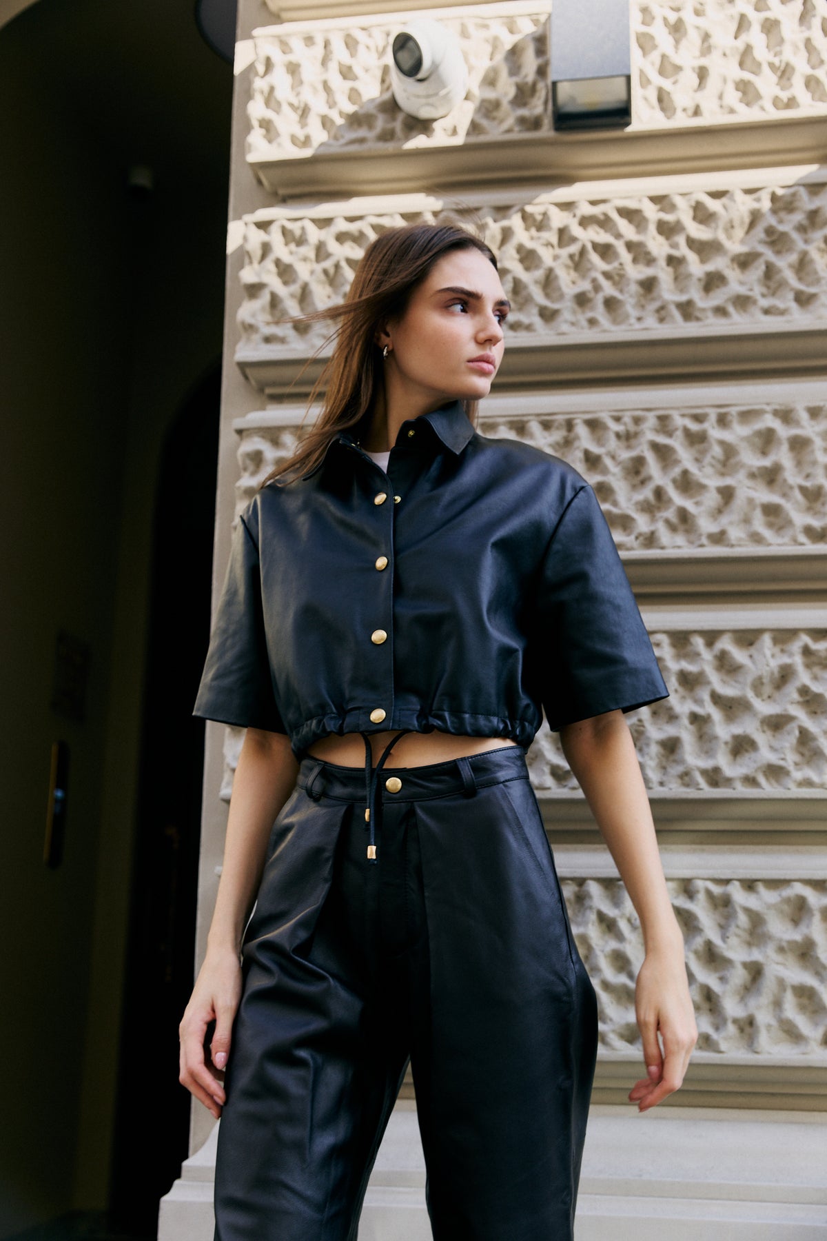 Szerokie spodnie z zakładkami / czarne