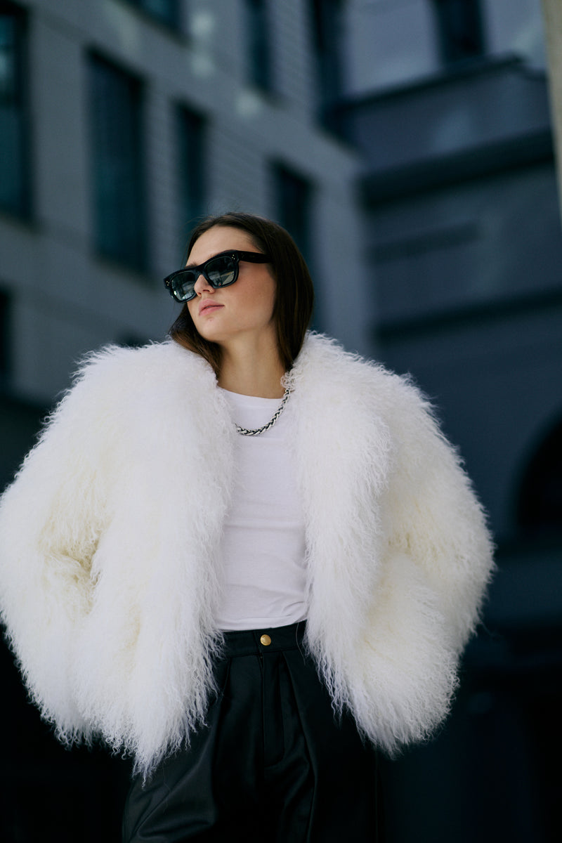 Kożuch lama z kołnierzem / biały