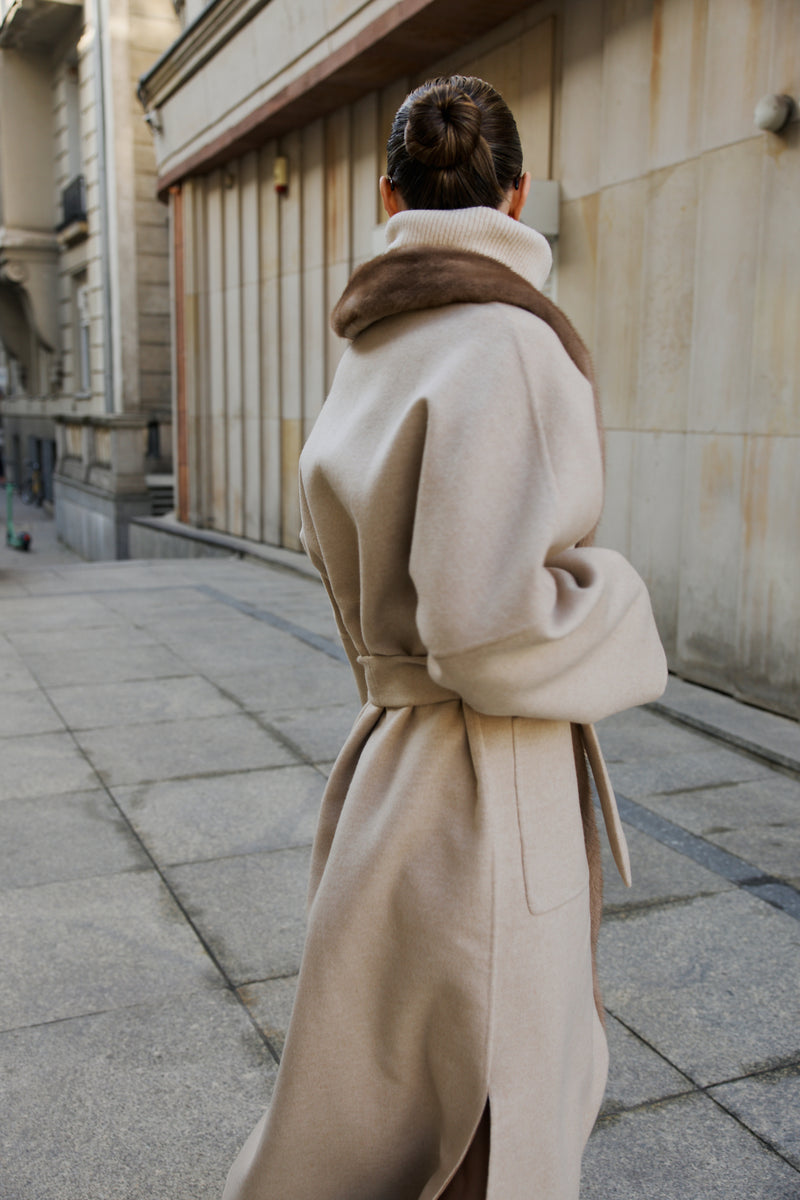 Płaszcz z kaszmiru Loro Piana z norkami