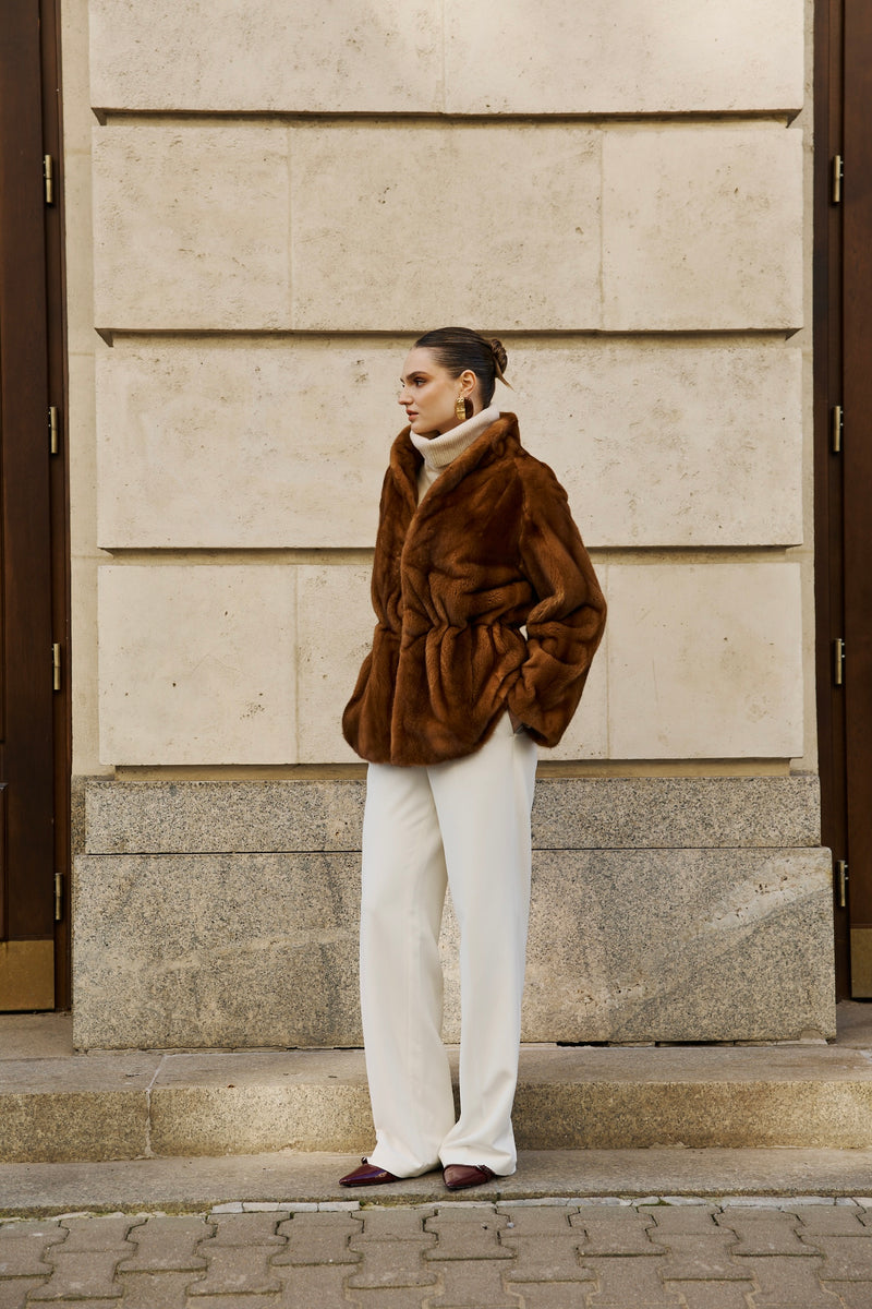 Futro z norek z regulacją w talii