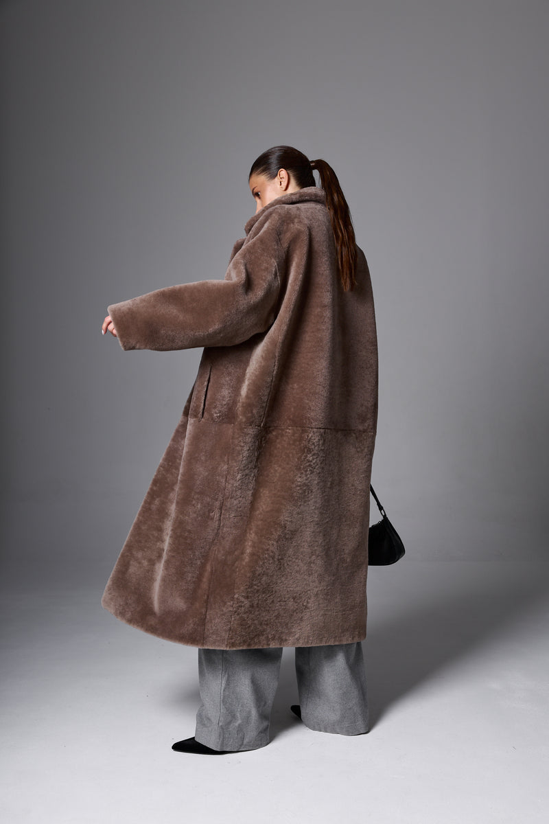 Kożuch jednorzędowy / brąz