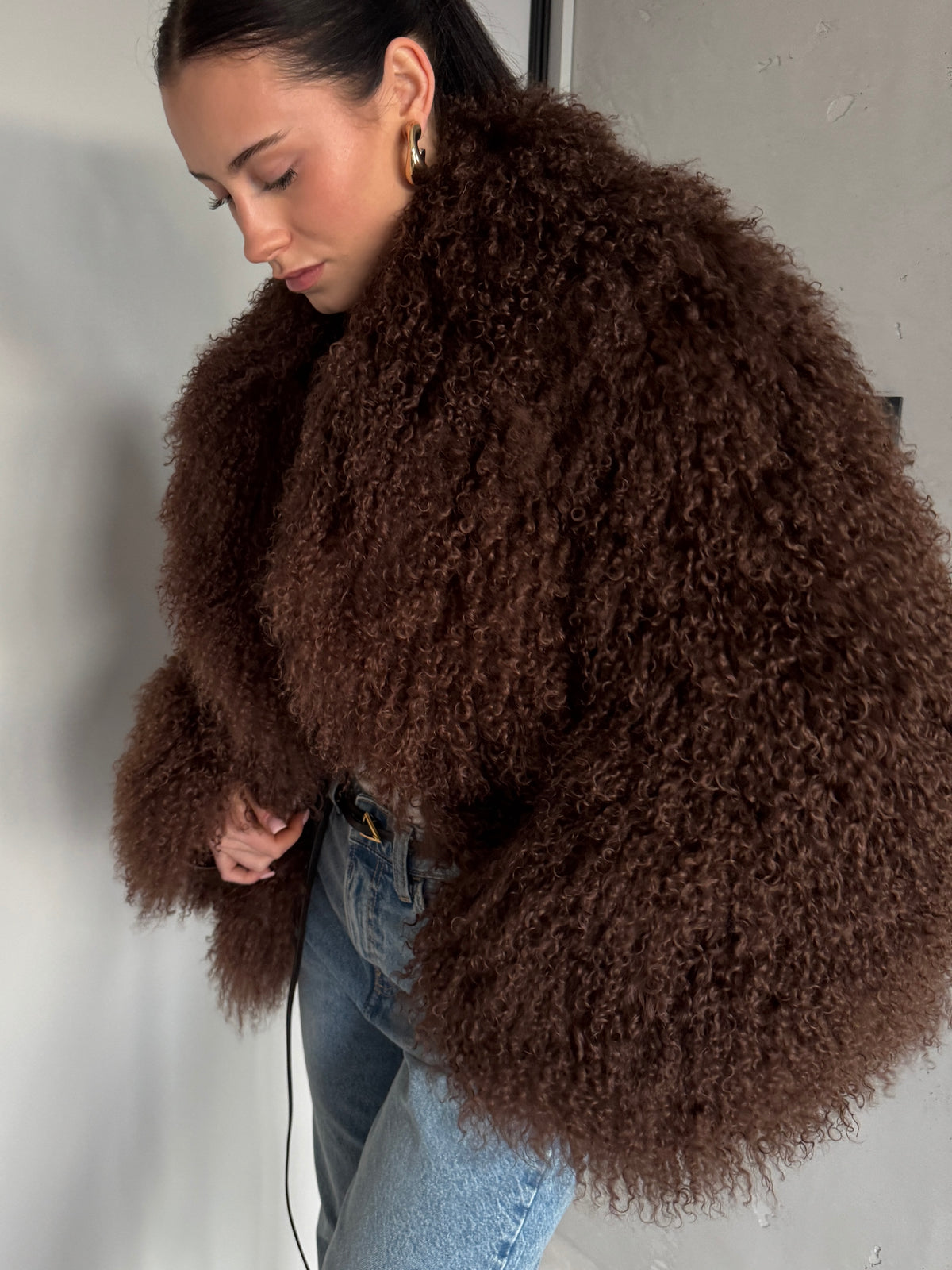 Kożuch lama z kołnierzem / czekolada